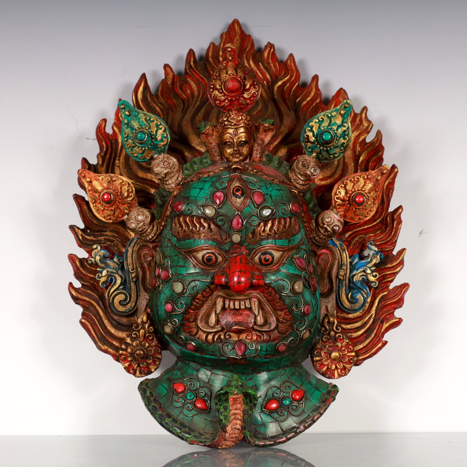 A Exquisite Inlaid Gems Statue of Vajra Buddha head Ornament: A Exquisite Inlaid Gems Statue of Vajra Buddha head Ornament Ming Dynasty, China Size:9.8inx3.1inx13in Weight:1500嵌宝石金刚佛头摆件