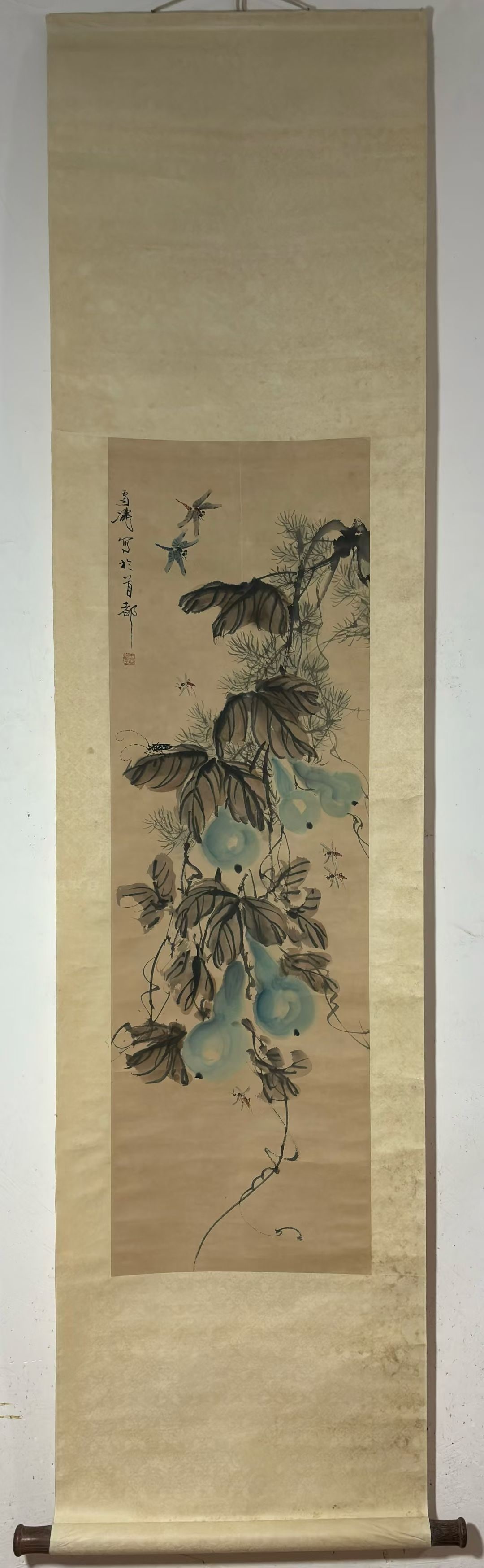 A Chinese Vertical Scroll Ink Painting of Gourd on Paper,Wang Xuetao: A Chinese Vertical Scroll Ink Painting of Gourd on Paper,Wang Xuetao,Size:(Without frame)43.1inx13.6in一幅中国水墨葫芦图立轴,王&