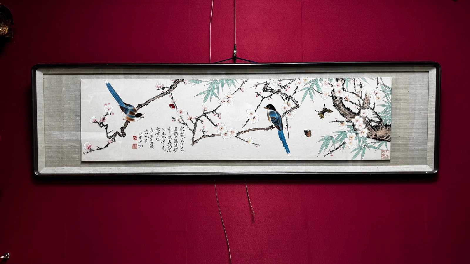 A Chinese Ink Painting of Flower and Bird on Paper With Frame,Yu Feian: A Chinese Ink Painting of Flower and Bird on Paper With Frame,Yu FeianSize:(Without frame)50.8inx13in,(Frame)66.5inx18.9in一幅中国水墨花鸟画४