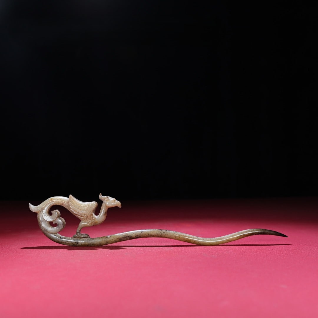 An Exquisite White Jade Phoenix-Shaped Hairpin (1 of 9)