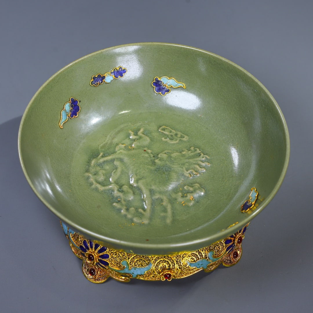 An Exquisite Filigree and Gilding Inlaid Celadon Glazed Kylin Pattern Plate,Inlaid Gems: An Exquisite Filigree and Gilding Inlaid Celadon Glazed Kylin Pattern Plate,Inlaid Gems,Qing Dynasty,China,Qianlong Four-character