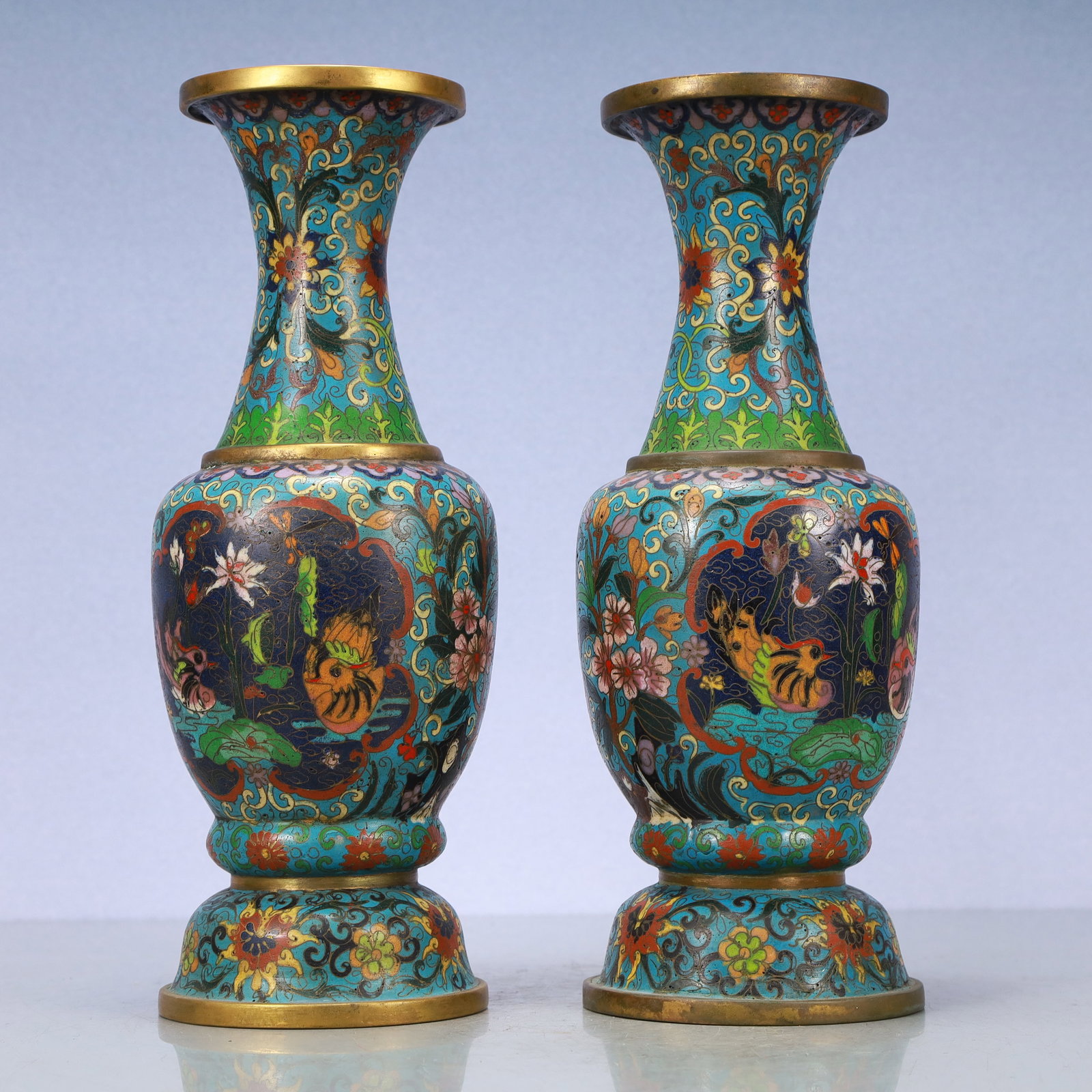 A Exquisite A pair of Cloisonne Lotus Pattern Flower and Bird Pattern Vase: A Exquisite A pair of Cloisonne Lotus Pattern Flower and Bird Pattern Vase Qing Dynasty, China Qianlong Four-character Mark Size:5.3inx12.6in Weight:3300g一对景泰蓝ಶ