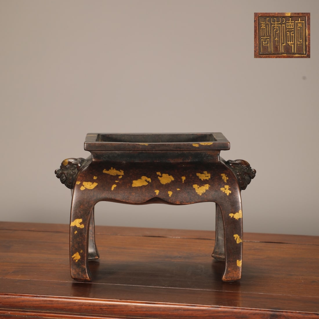 An Exquisite Bronze Gilding Beast-Ears Four Legs Censer (1 of 9)