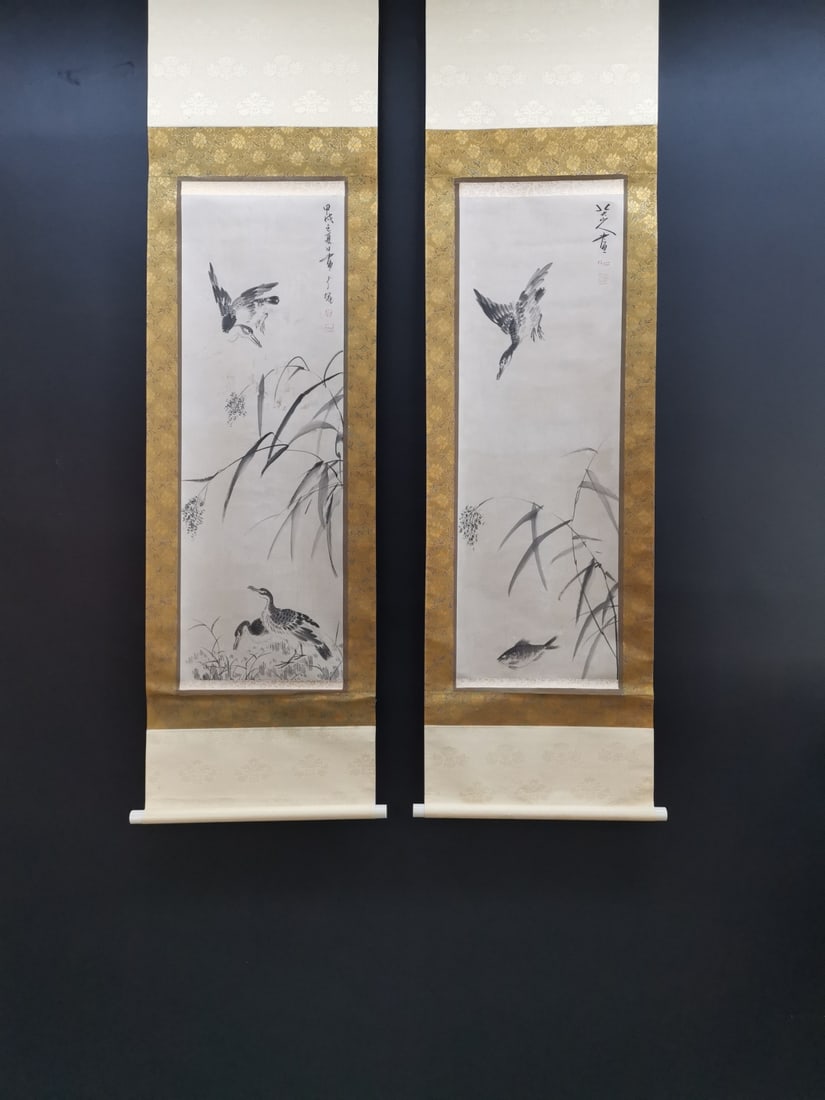 A Pair of Chinese Vertical Scroll Ink Painting of Flower and Bird on Paper,Bada Shanren: A Pair of Chinese Vertical Scroll Ink Painting of Flower and Bird on Paper,Bada ShanrenSize:(Without frame)13.6inx40.6in*2一对中国水墨花鸟画ే