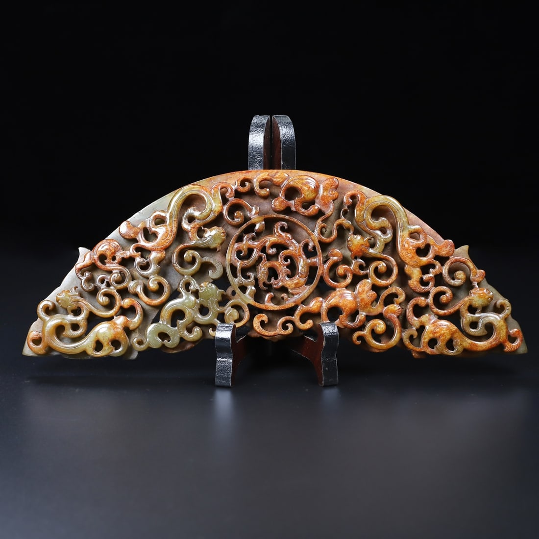 A Rare White Jade Chi-Dragon Pattern Pendant: A Rare White Jade Chi-Dragon Pattern Pendant,Qing Dynasty,China,Size:11.8inx4.1inx0.6in,Weight:606g白玉螭龙纹挂件,中国清代,Size:30cmx1