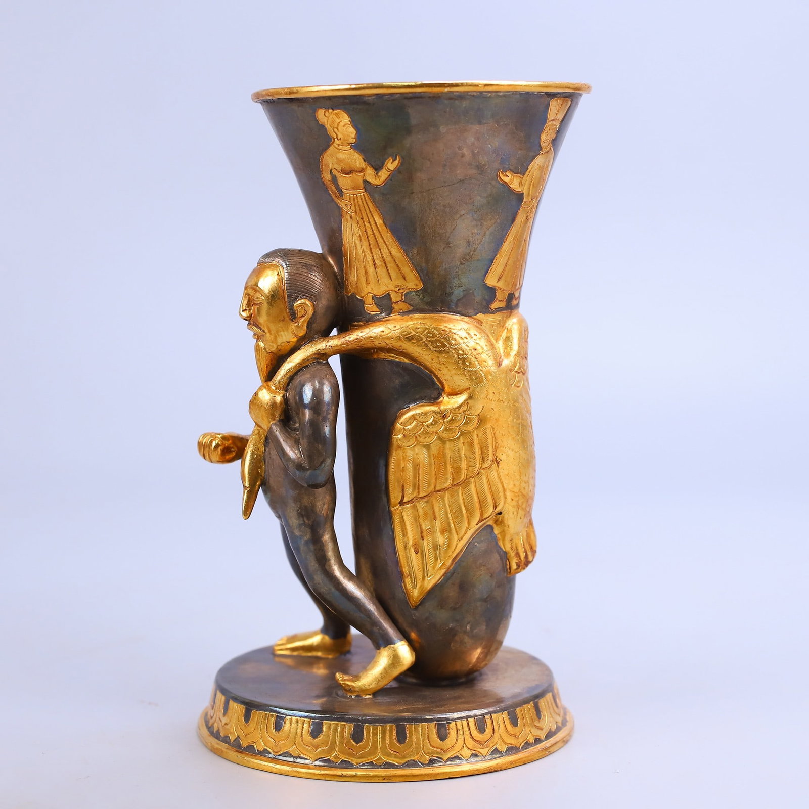 An Exquisite Gilt Bronze Figure and Crane Pattern Cup (1 of 10)