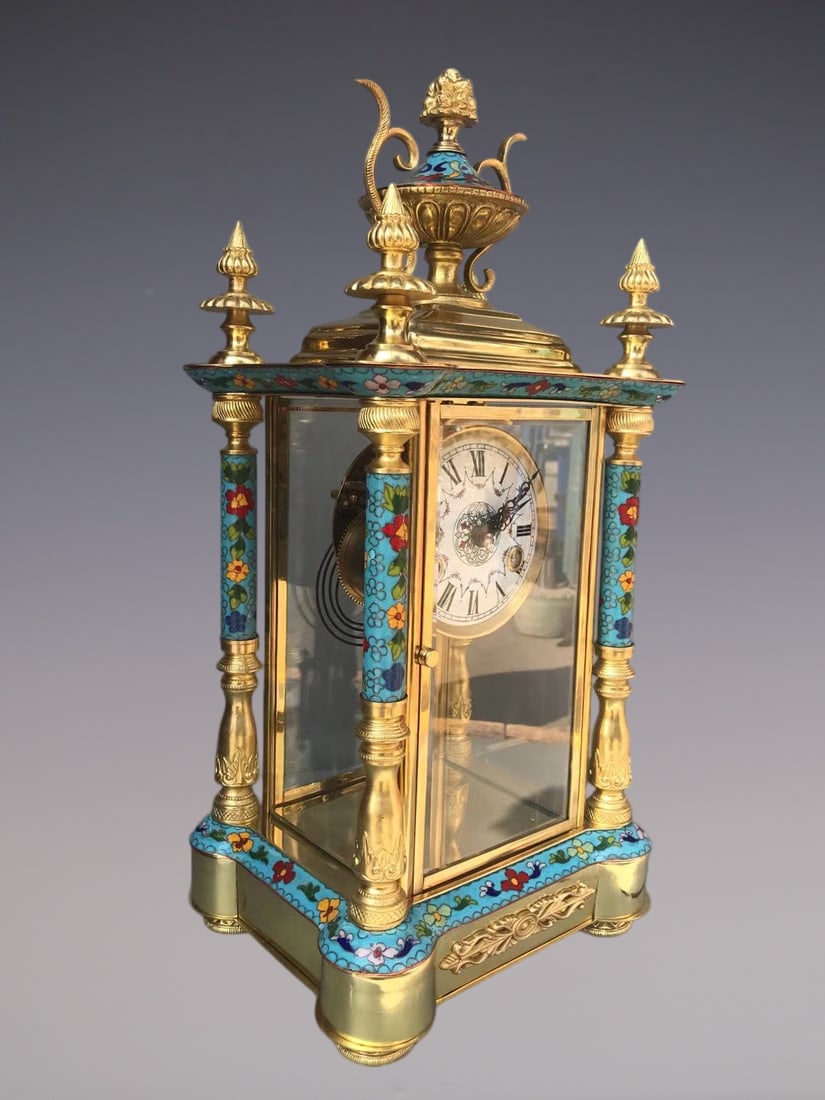 An Exquisite Gilt Bronze Flower Pattern Clock - 2