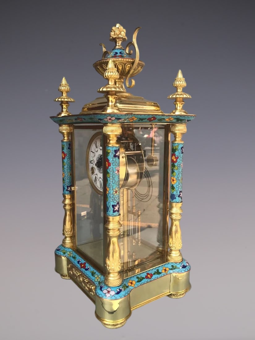 An Exquisite Gilt Bronze Flower Pattern Clock - 4