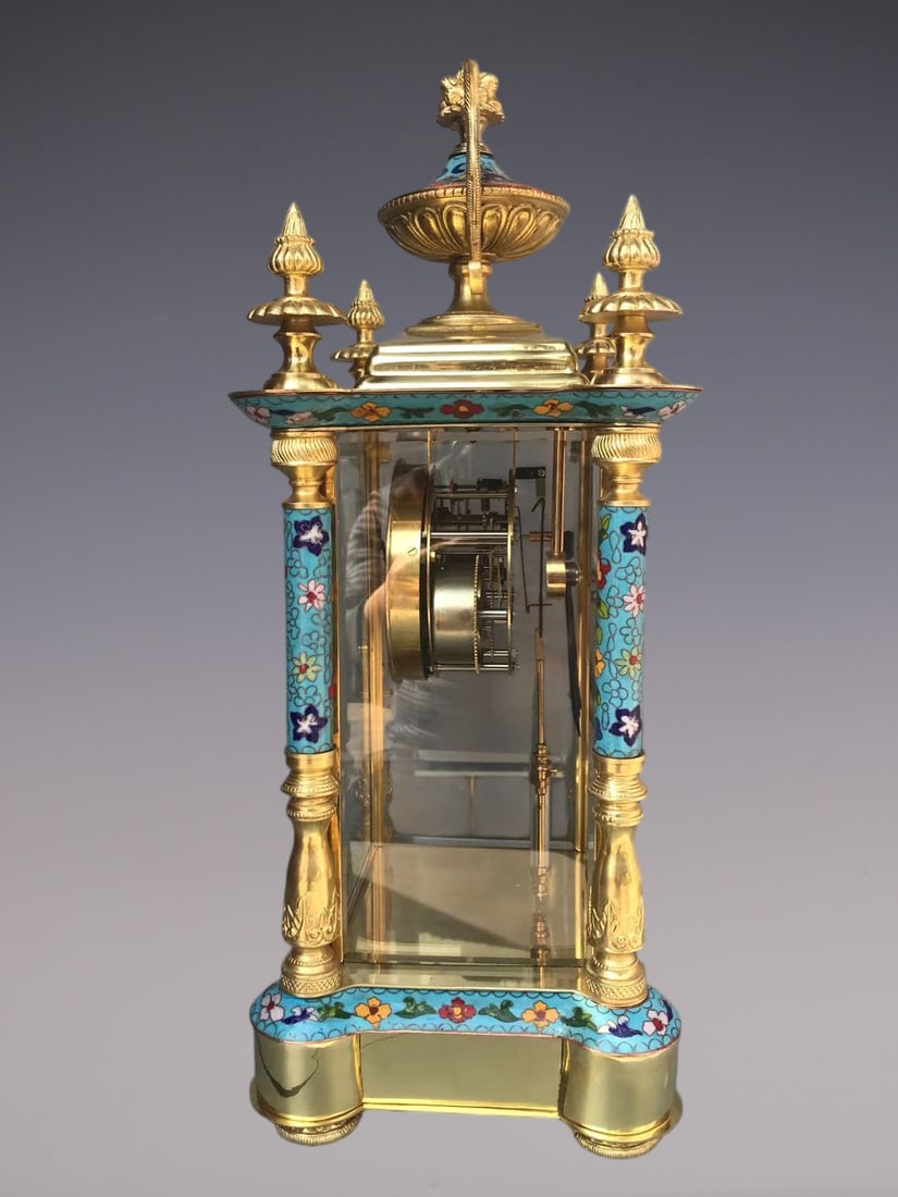An Exquisite Gilt Bronze Flower Pattern Clock - 5