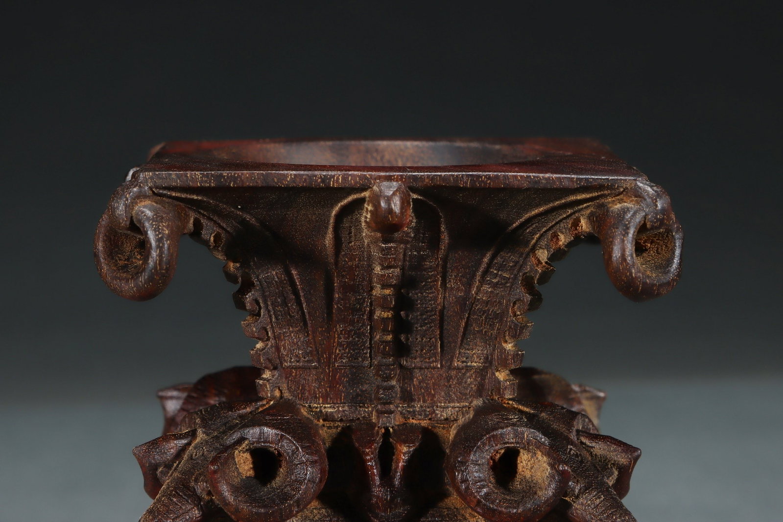 An Exquisite Eaglewood Sheep Pattern Vase - 5