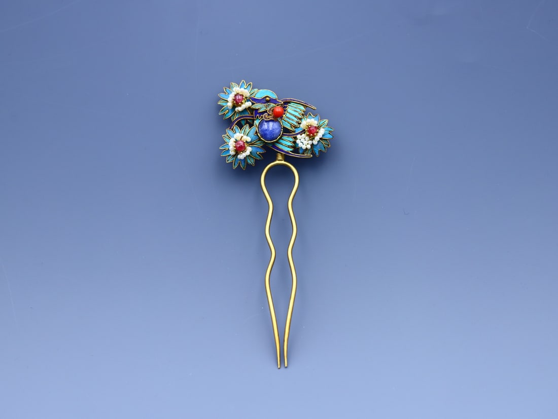 An Exquisite Gilt Silver Tian-Tsui Hairpin,Inlaid Lapis Lazuliand Pearls: An Exquisite Gilt Silver Tian-Tsui Hairpin,Inlaid Lapis Lazuliand Pearls,Qing Dynasty,