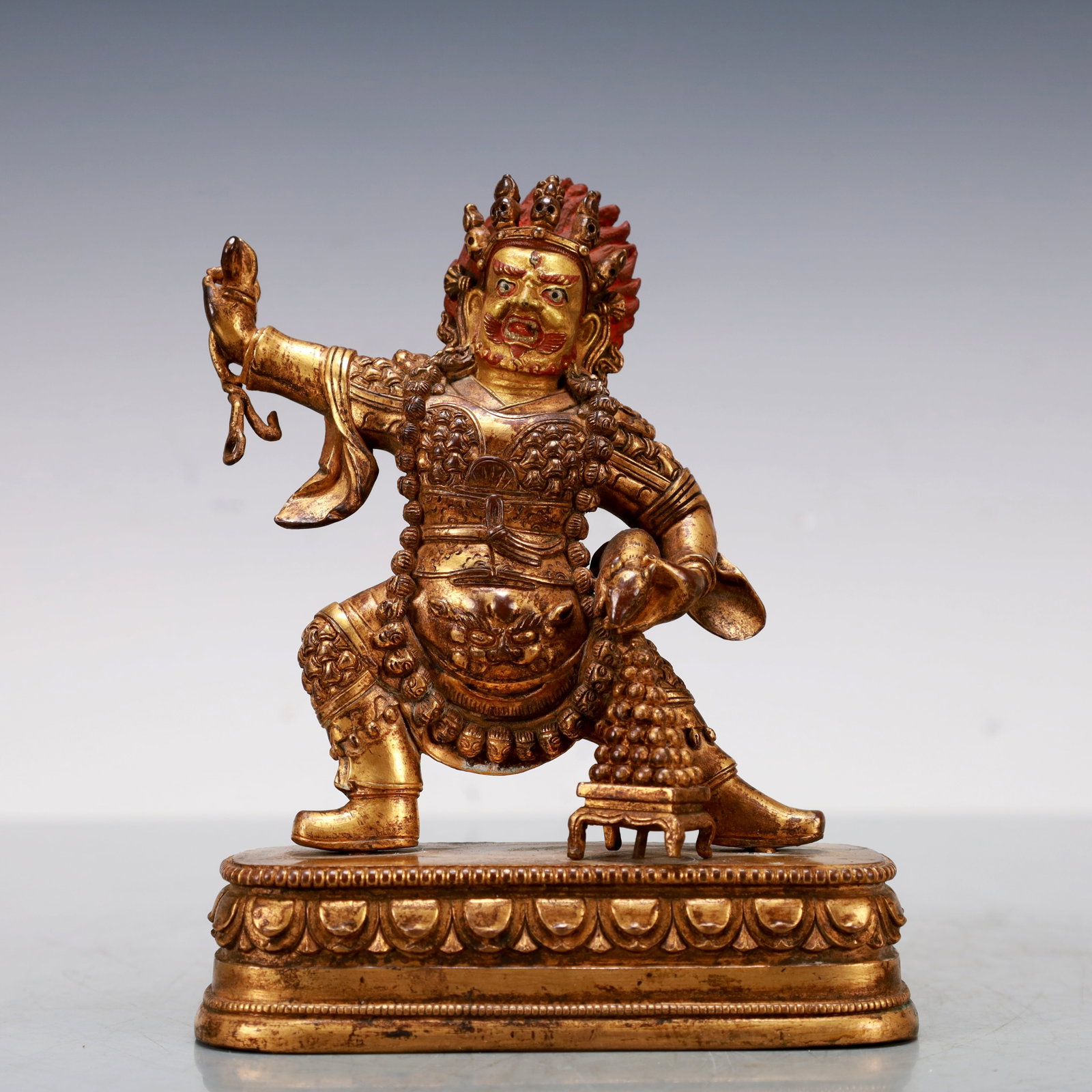 A Exquisite Gilt Bronze Statue of Mammon Buddha statue: A Exquisite Gilt Bronze Statue of Mammon Buddha statue Qing Dynasty, China Size:4.9inx2inx5.9in Weight:750g铜鎏金财神佛像 中国清代