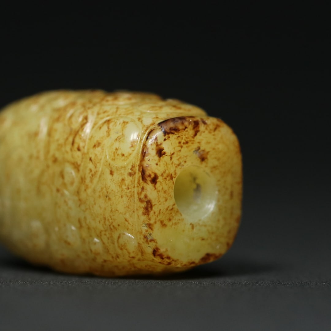 An Exquisite White Jade Ruyi Pattern Pendant - 9