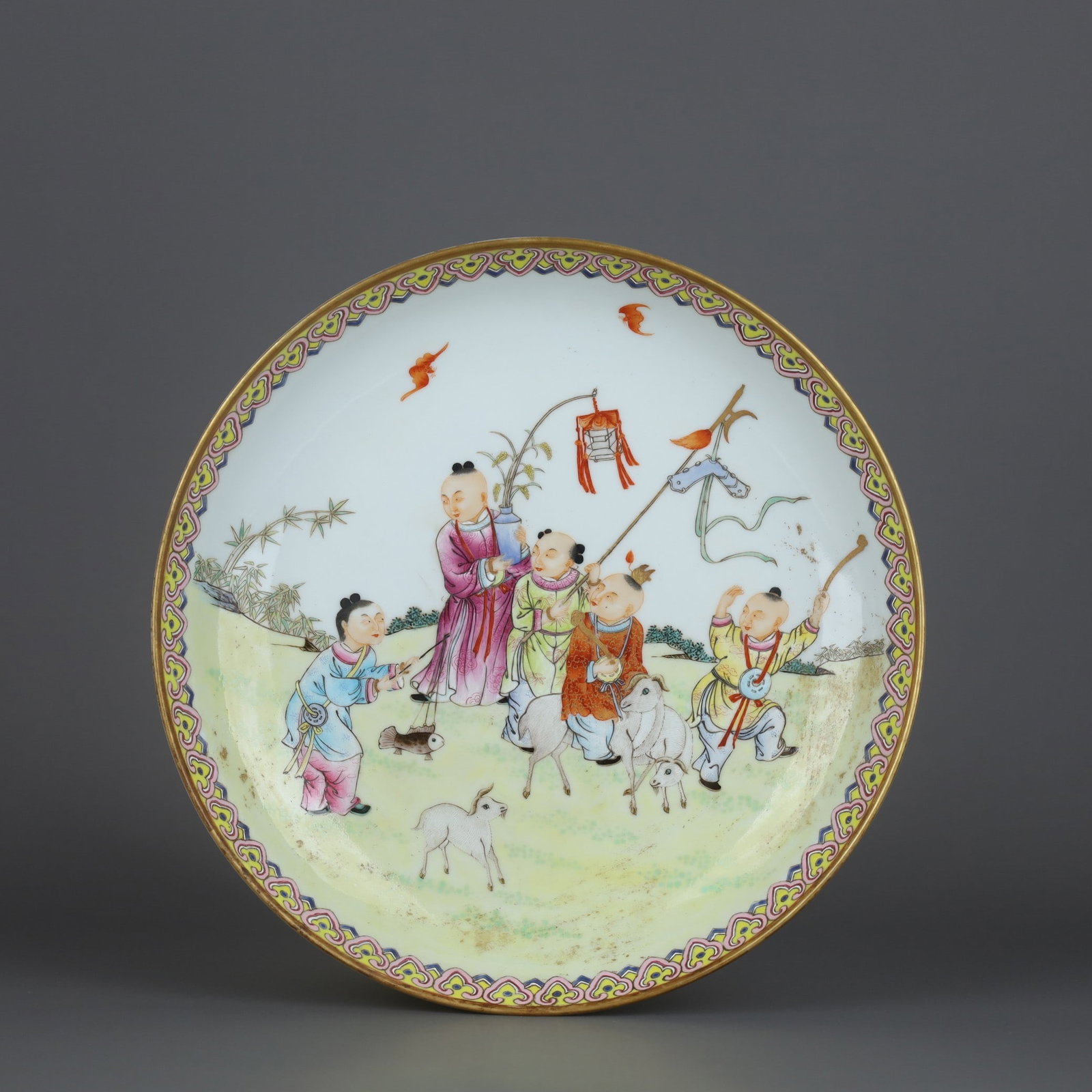 An Exquisite Famille-Rose Character and Story Pattern Plate: An Exquisite Famille-Rose Character and Story Pattern Plate,Qing Dynasty, China,With Mark,Size:1.7inx9.1in 粉彩人物故事纹盘,中国清