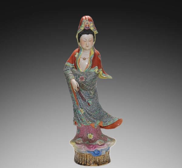 An Exquisite Famille-Rose Statue of Avalokitesvara: An Exquisite Famille-Rose Statue of Avalokitesvara,Republic of China,Size:26.2inx6.7in 粉彩观音像,民国