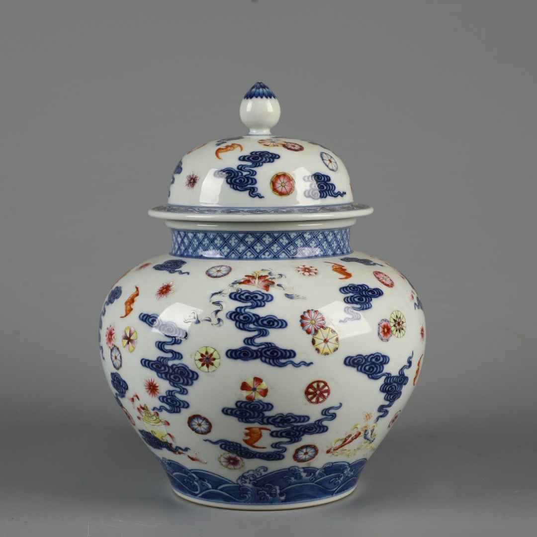 An Exquisite Blue and White Auspicious Cloud Pattern Jar: An Exquisite Blue and White Auspicious Cloud Pattern Jar,Qing Dynasty, China,Qianlong Six-character Mark,Size:10.6inx7.9in