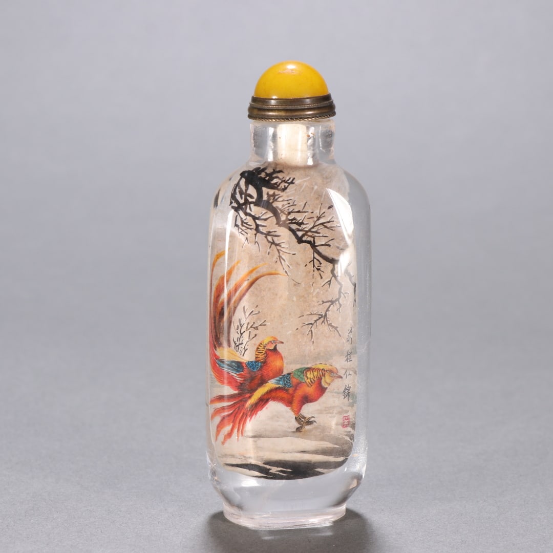 An Exquisite Crystal Flower and Bird Pattern Snuff Bottle (1 of 8)