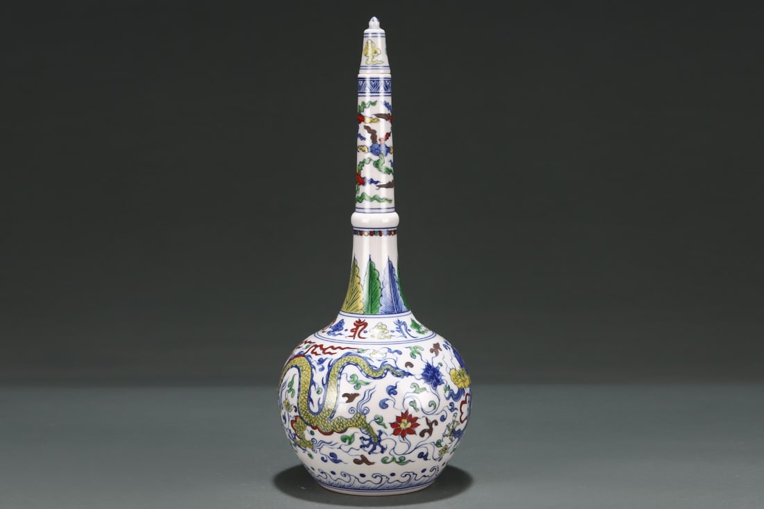 An Exquisite Doucai Dragon Pattern Vase - 3