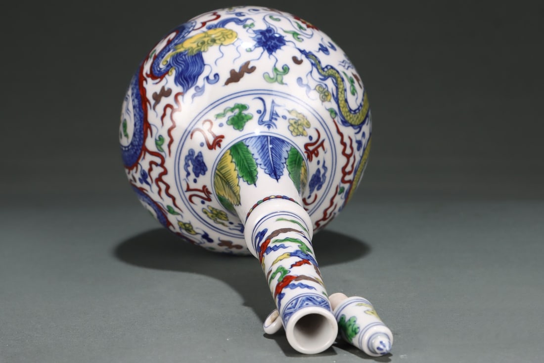 An Exquisite Doucai Dragon Pattern Vase - 7