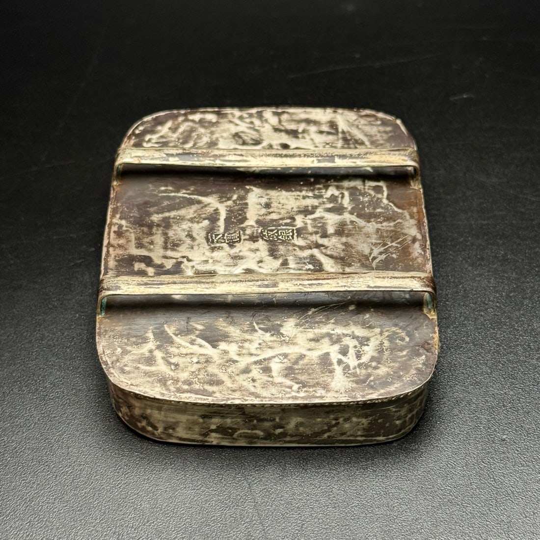 An Exquisite Hotan Jade Figures Pattern Hook - 4