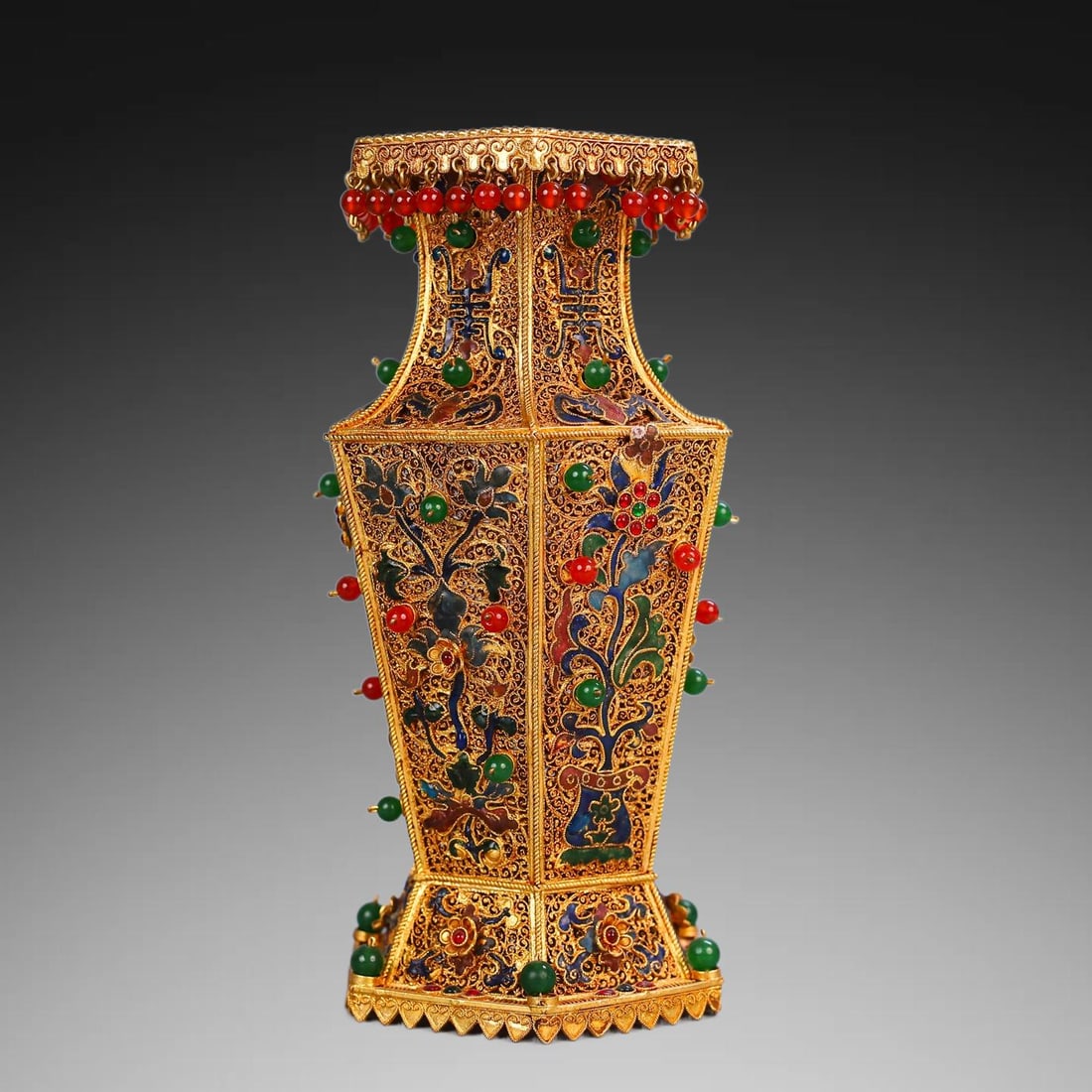 An Exquisite Cloisonné Inlaid Gems Vase: An Exquisite Cloisonné Inlaid Gems Vase,Qing Dynasty, China,Qianlong Four-character Mark,Size:8.3inx4.3in ,Weight:555g