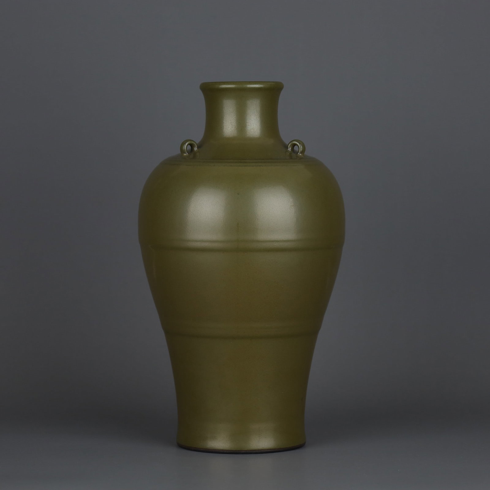 An Exquisite Teadust Glazed String Pattern Vase: An Exquisite Teadust Glazed String Pattern Vase,Qing Dynasty, China,Qianlong Six-character Mark,Size:11.7inx6.7in