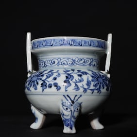 An Exquisite Blue and White Flower Pattern Censer