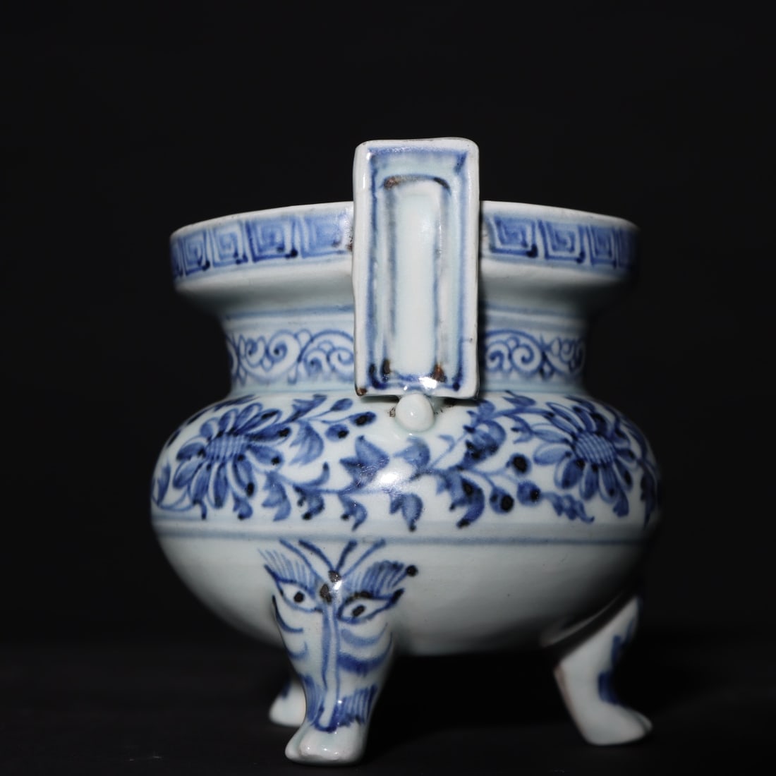 An Exquisite Blue and White Flower Pattern Censer - 3