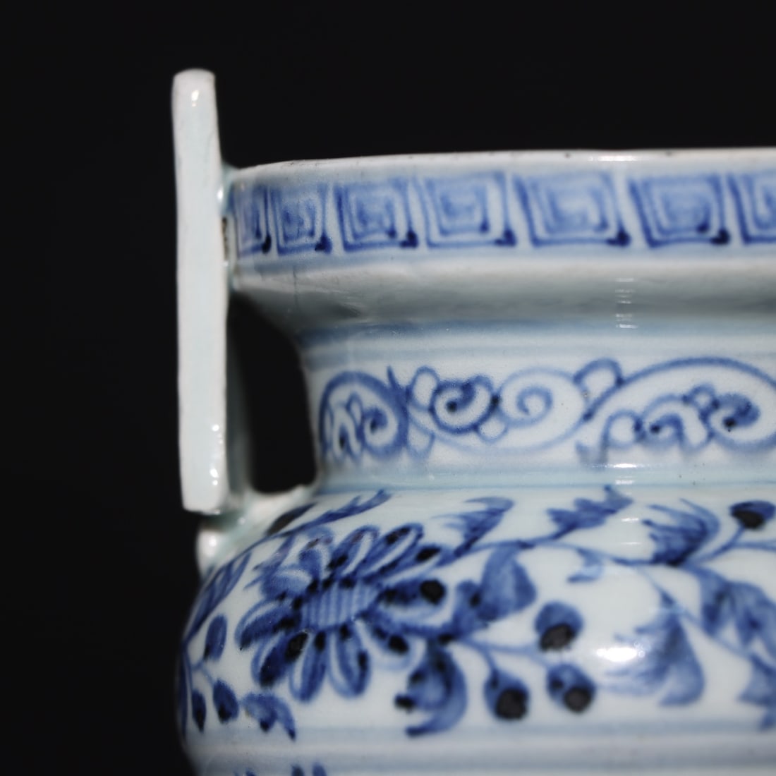 An Exquisite Blue and White Flower Pattern Censer - 5