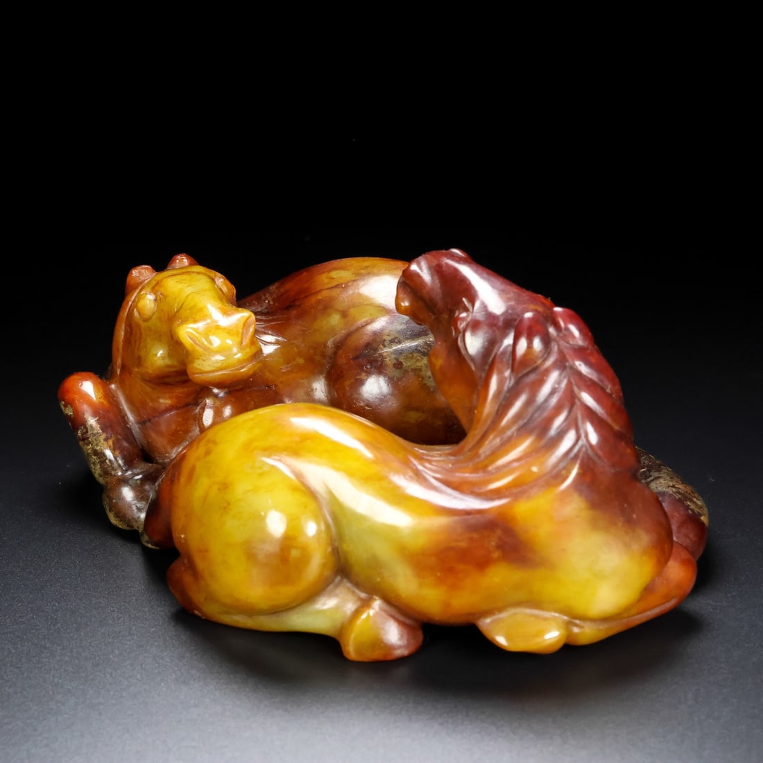 An Exquisite Hotan Jade Horse Ornament: An Exquisite Hotan Jade Horse Ornament,Han Dynasty, China,Size:5.9inx4.3inx2.8in ,Weight:894g 和田玉马摆件,中国汉代