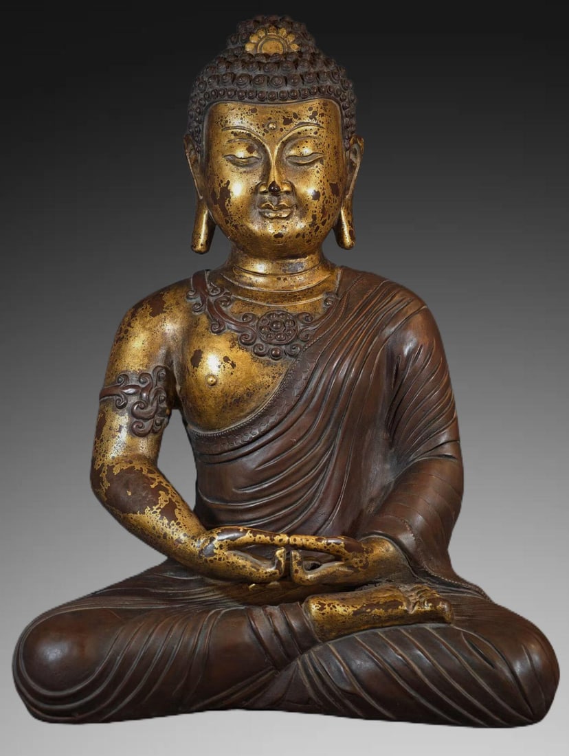 An Exquisite Copper Mud Gilt Buddha Statue Ornament: An Exquisite Copper Mud Gilt Buddha Statue Ornament,Qing Dynasty, China,Qianlong Six-character Mark,Size:15.7inx11.8in ,Weight:10500g 紫铜泥金佛像摆件,&