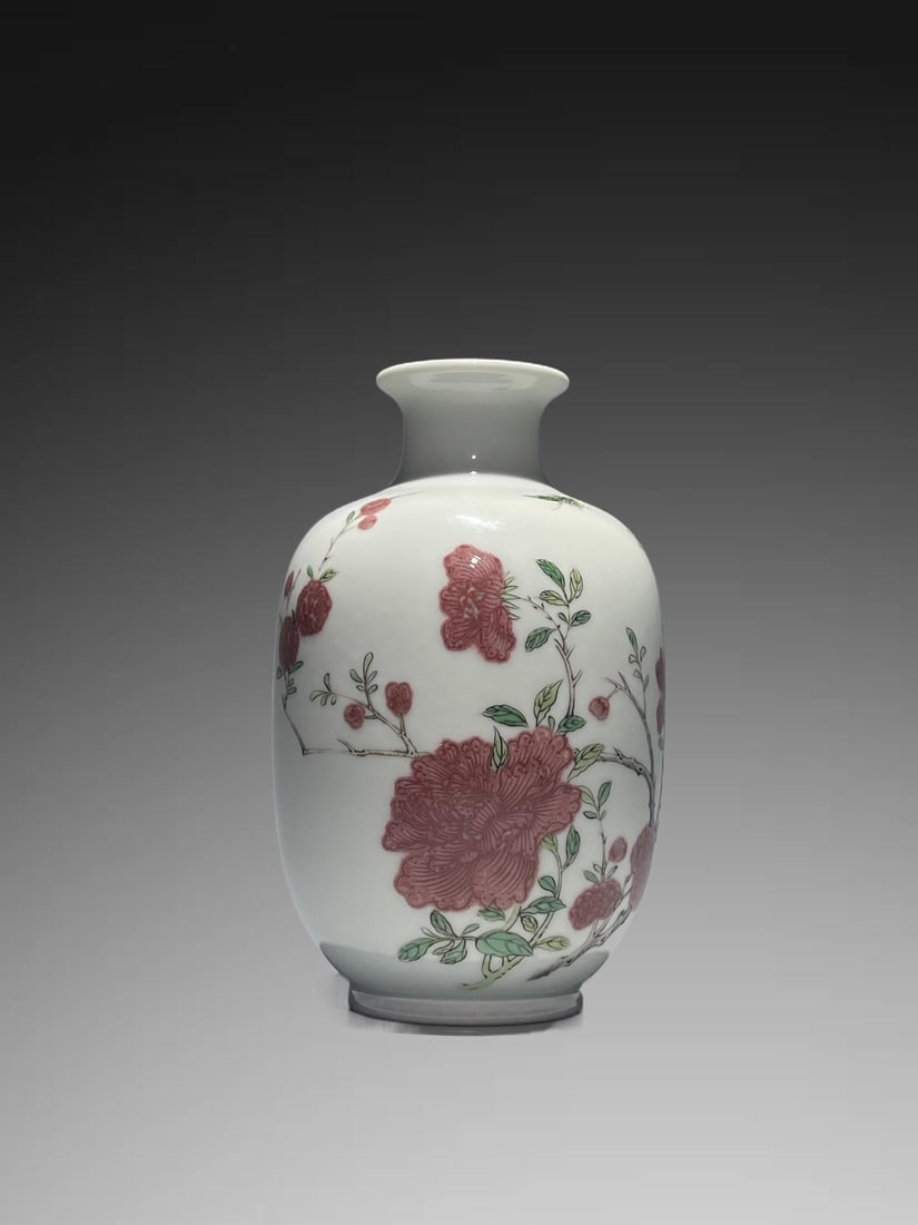 An Exquisite Underglaze-Red Flower Pattern Vase - 4