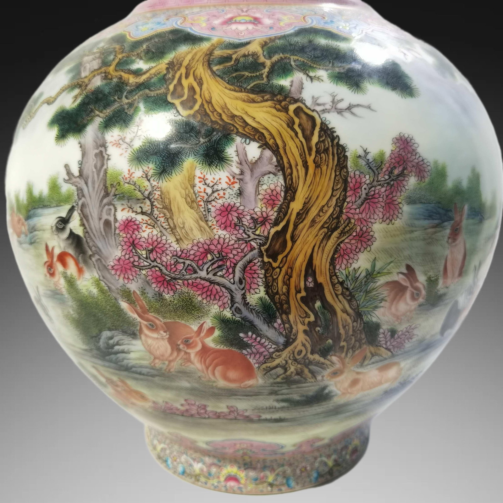 An Exquisite Enamel Rabbit Pattern Dragon-Ears Vase - 3