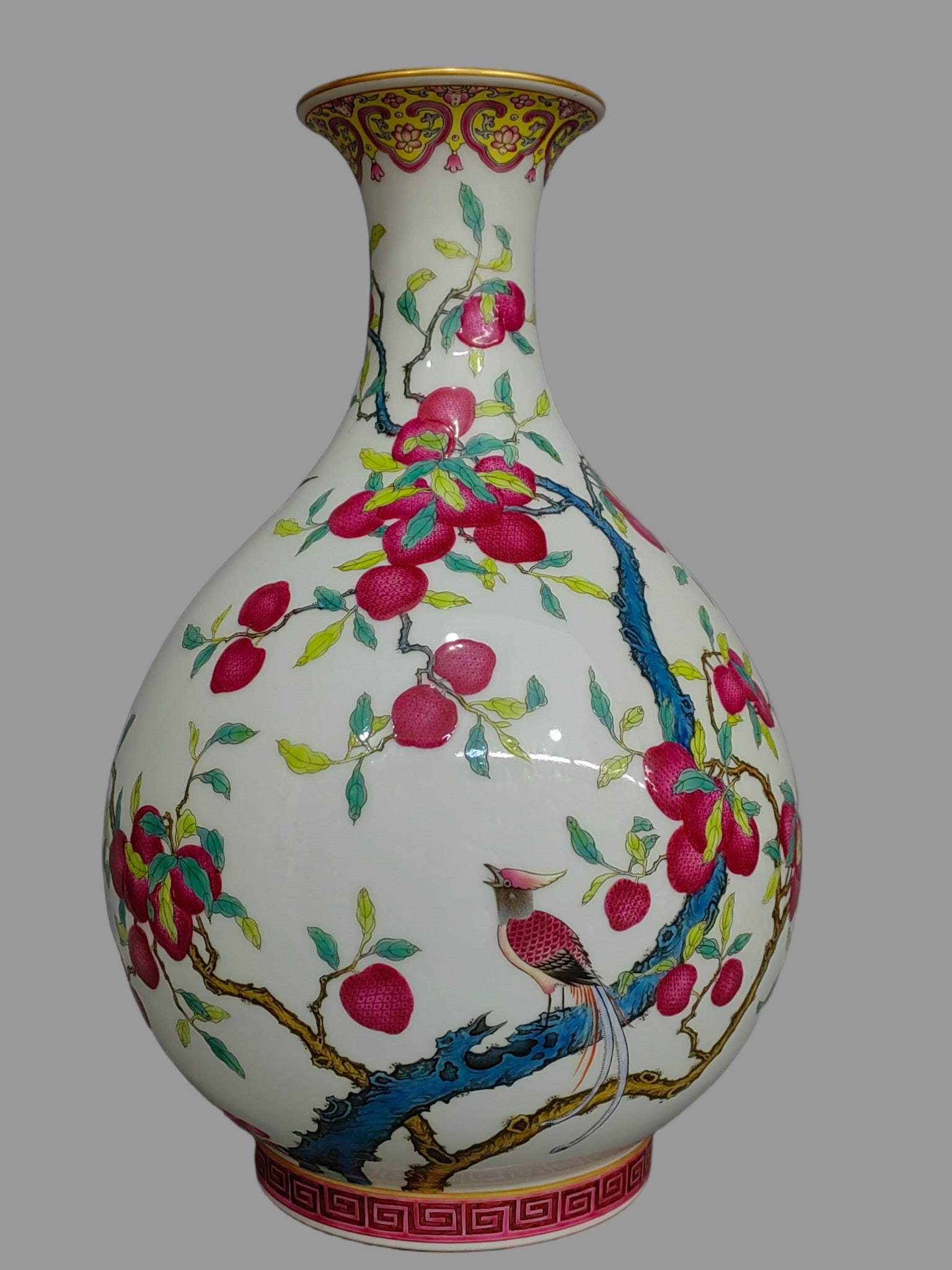 An Exquisite Famille-Rose Flower and Bird Pattern Vase: An Exquisite Famille-Rose Flower and Bird Pattern Vase,Qing Dynasty, China,Qianlong Six-character Mark,Size:13inx3.5inx7.5in 粉彩花鸟纹瓶,中国清&#