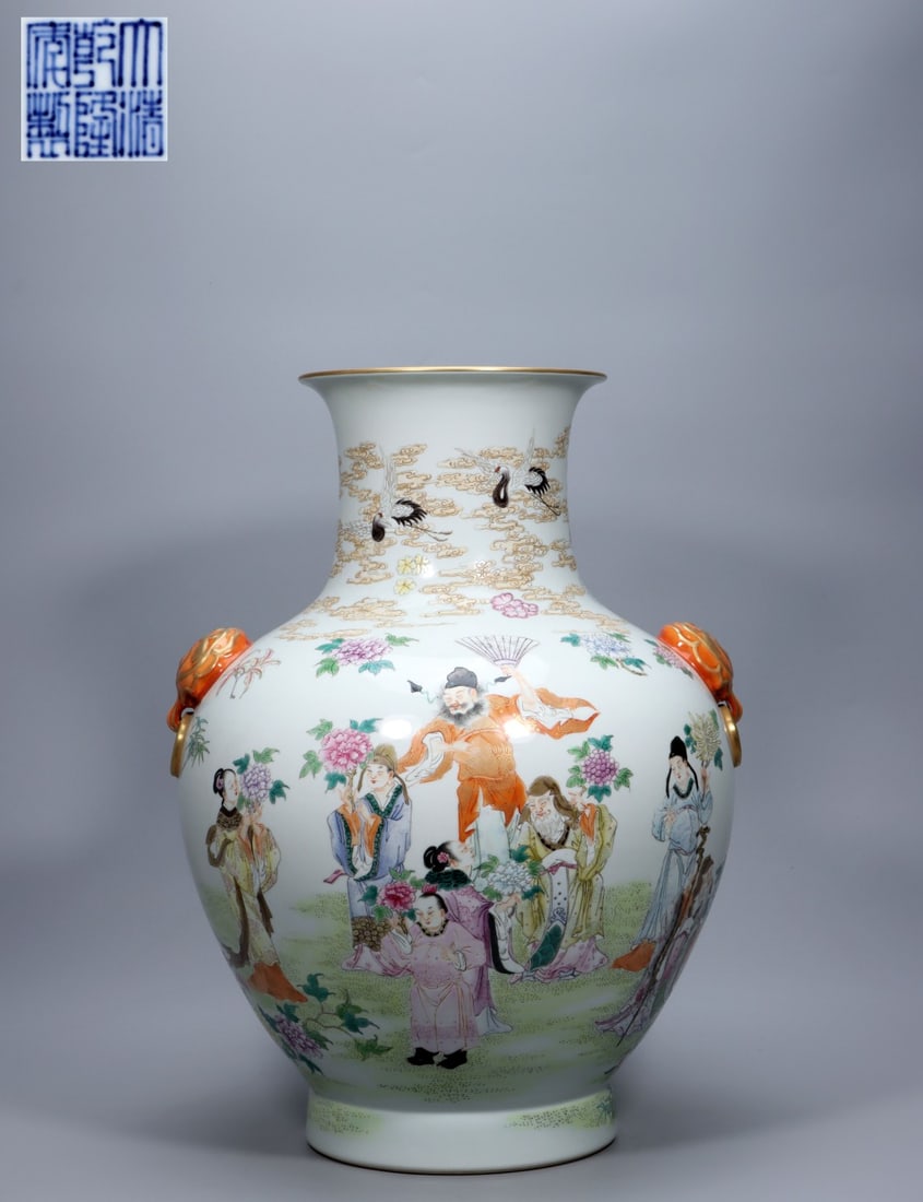 An Exquisite Famille-Rose Figures Pattern Lion-Ears Vase: An Exquisite Famille-Rose Figures Pattern Lion-Ears Vase,Qing Dynasty, China,Qianlong Six-character Mark,Size:20.7inx15inx8.3in ,Weight:10500g 粉彩人物纹狮耳&