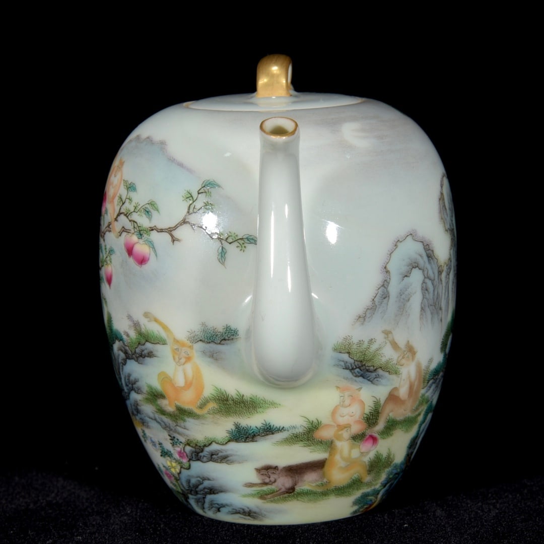 An Exquisite Enamel Monkey Pattern Ewer - 2
