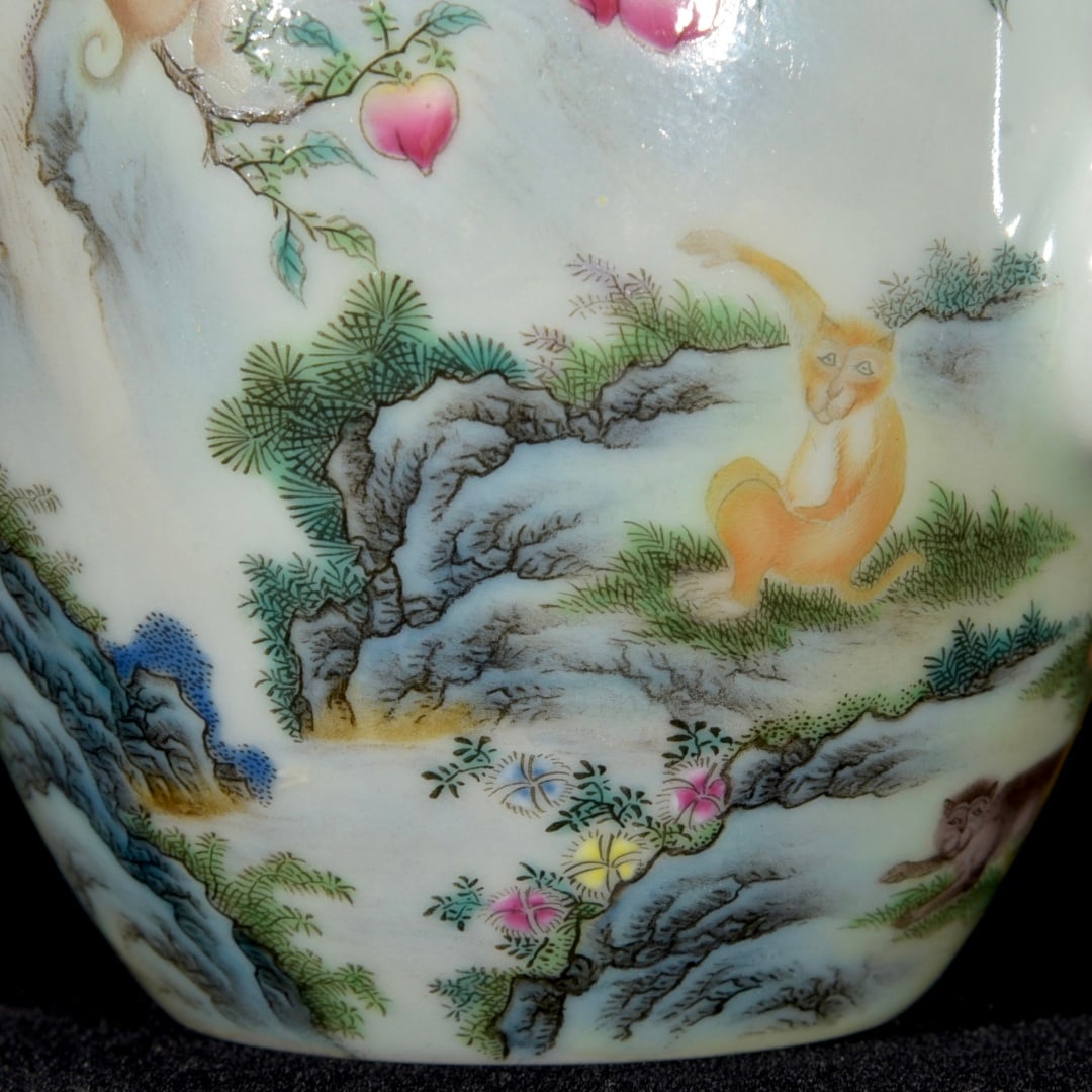 An Exquisite Enamel Monkey Pattern Ewer - 6