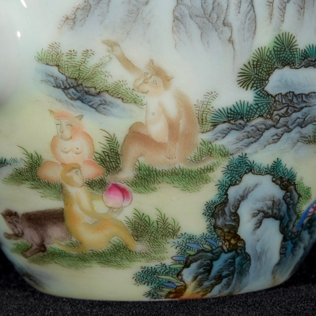 An Exquisite Enamel Monkey Pattern Ewer - 7