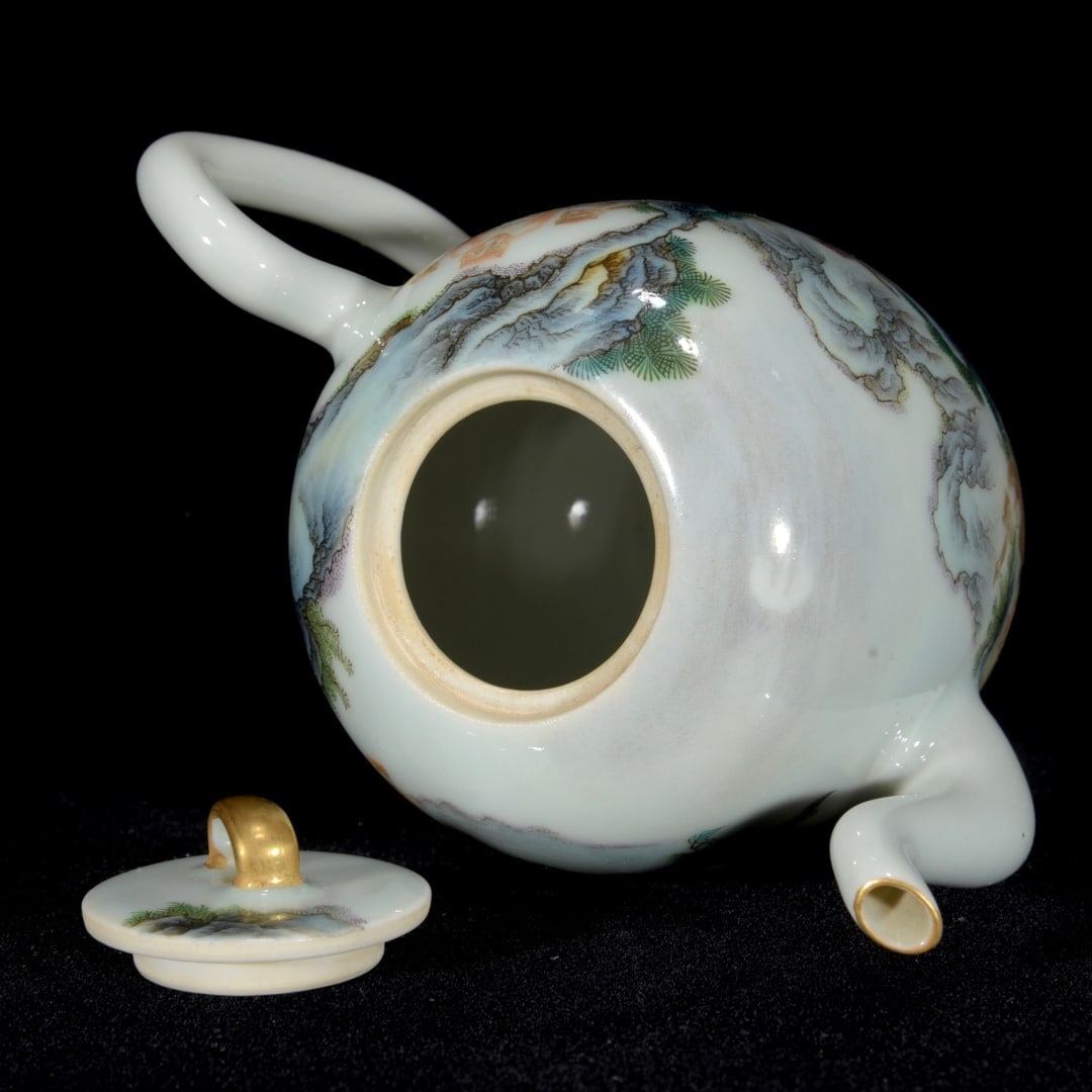 An Exquisite Enamel Monkey Pattern Ewer - 8