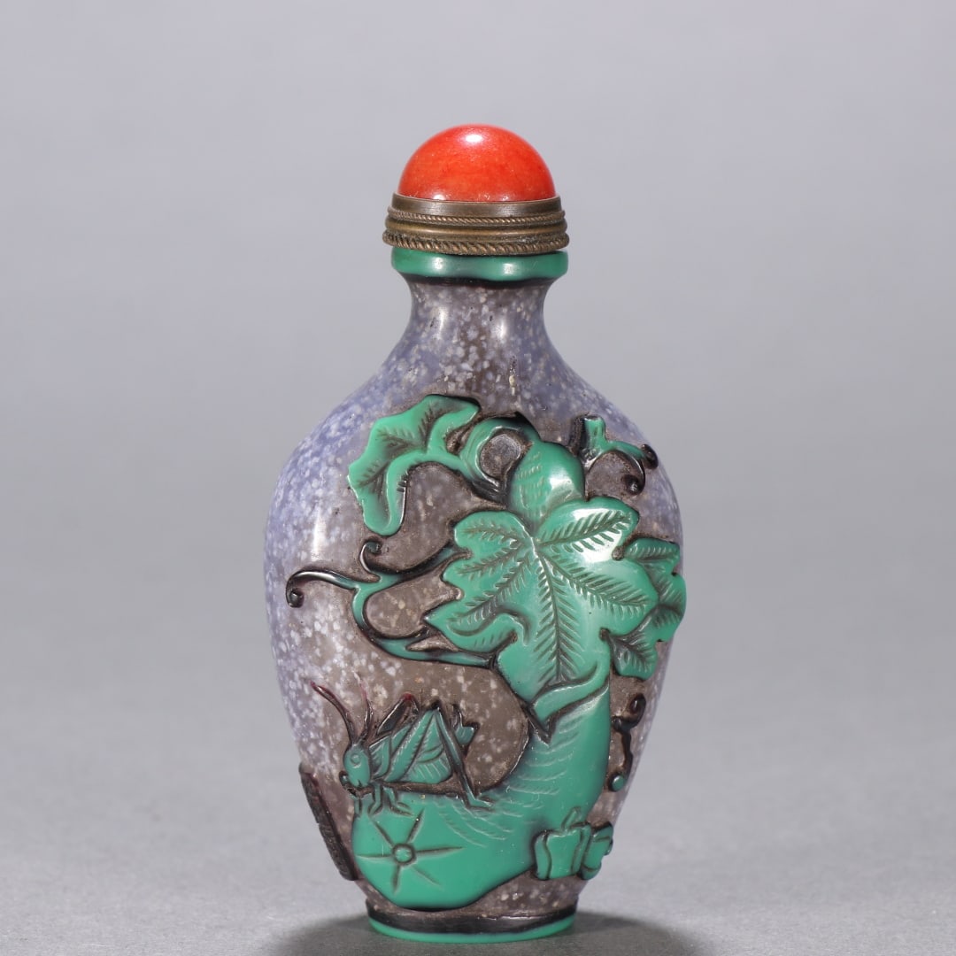 An Exquisite Colored Glaze Grass and Insect Pattern Snuff Bottle (1 of 9)