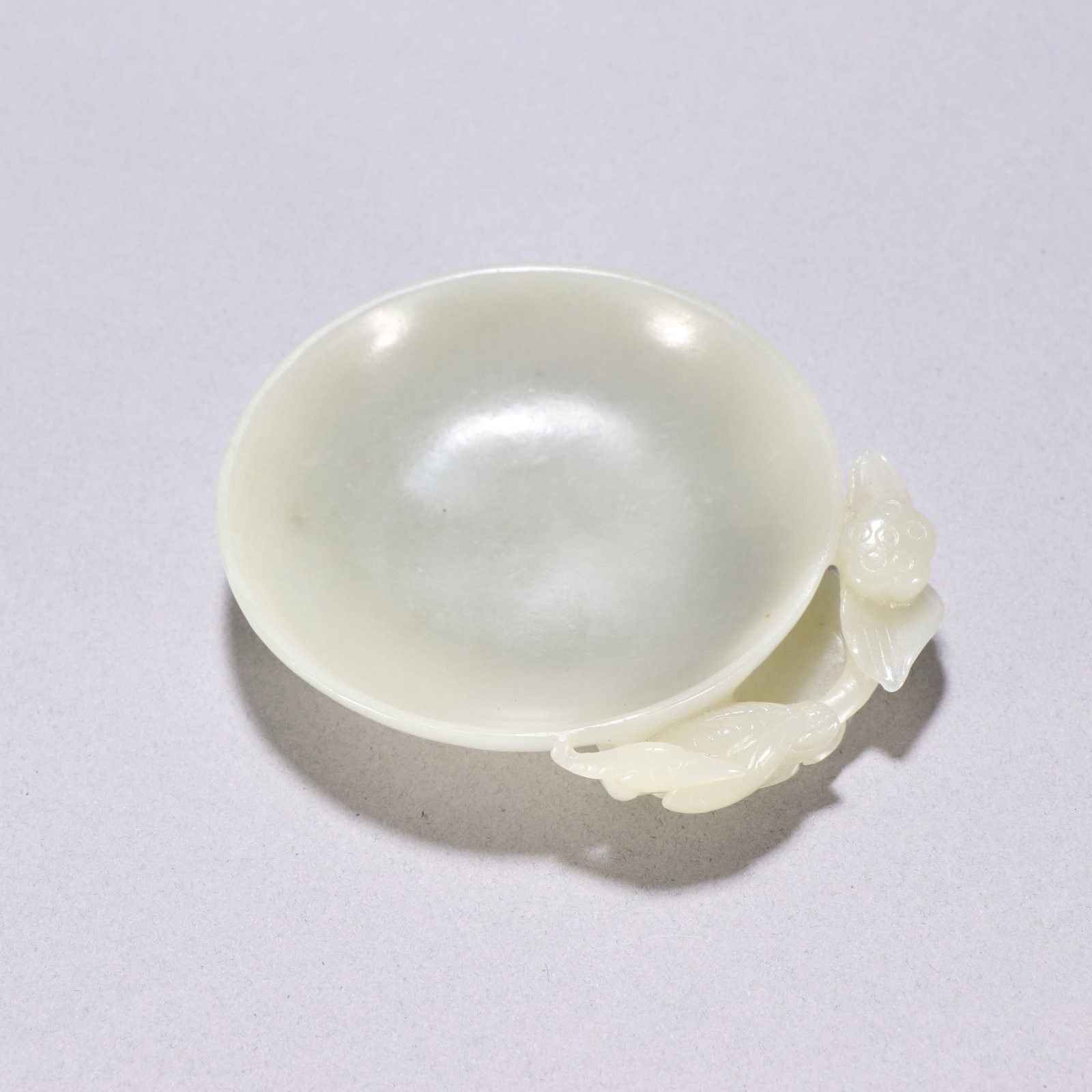 An Exquisite Hotan Jade Ink Palette: An Exquisite Hotan Jade Ink Palette, Qing Dynasty, China,Size:3.3inx2.8in ,Weight:56.9g 和田玉笔舔, 中国清代