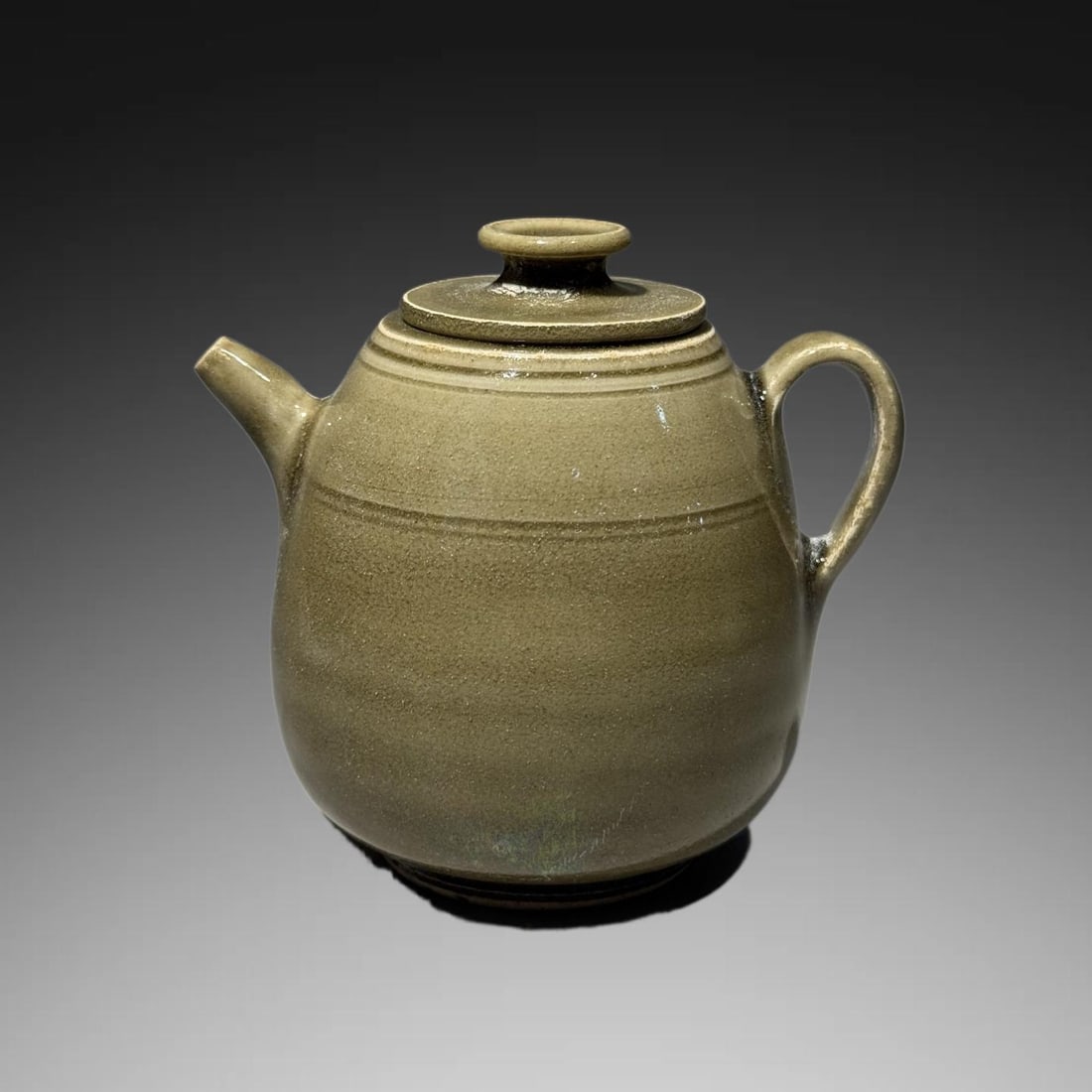 An Exquisite Yaozhou Kiln Celadon Glzed Teapot: An Exquisite Yaozhou Kiln Celadon Glzed Teapot,Song Dynasty, China,Size:3.7inx3.7in 耀州窑青釉壶,中国宋代