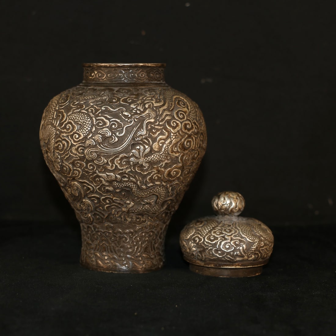An Exquisite Silver-Gilt Copper Dragon Pattern Jar - 5