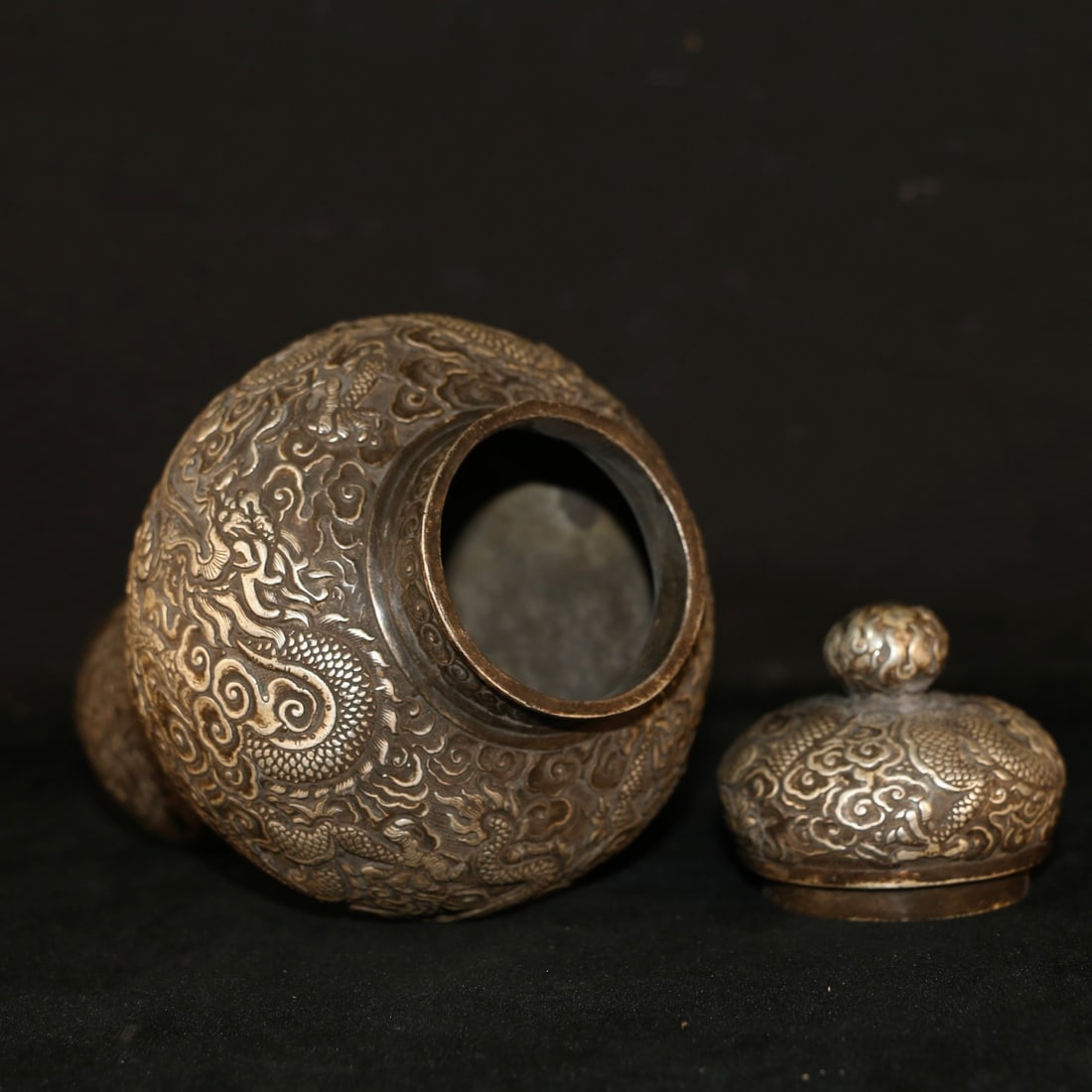An Exquisite Silver-Gilt Copper Dragon Pattern Jar - 8