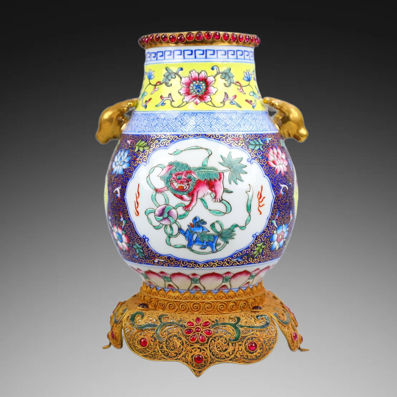 An Exquisite Cloisonné Enamel Lotus Pattern Jar (1 of 10)