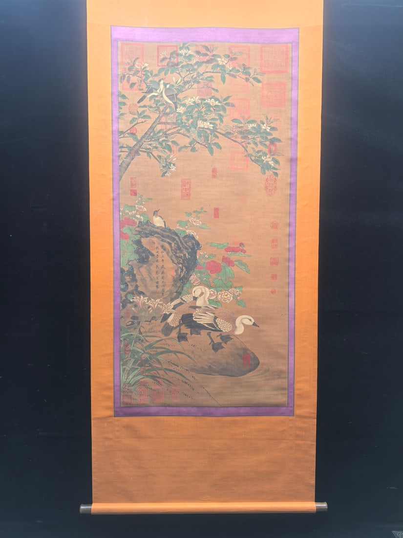 A Chinese Vertical Scroll Ink Painting of Flowers and Birds on Silk: A Chinese Vertical Scroll Ink Painting of Flowers and Birds on Silk,Song Dynasty, China,Cai Jing,without frame size:26.2inx55.7in 一幅中国水墨绢本഑