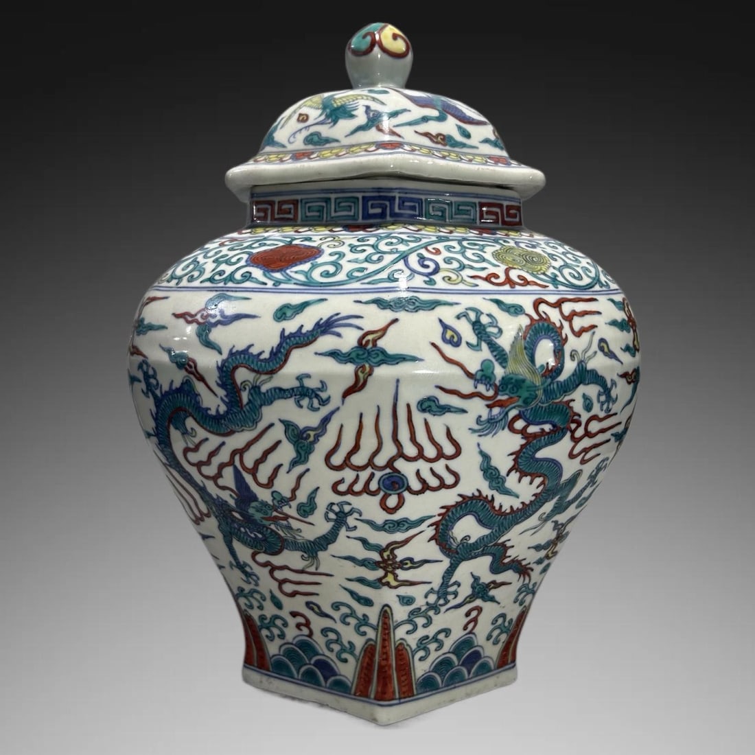 An Exquisite Doucai Dragon Pattern Jar - 2
