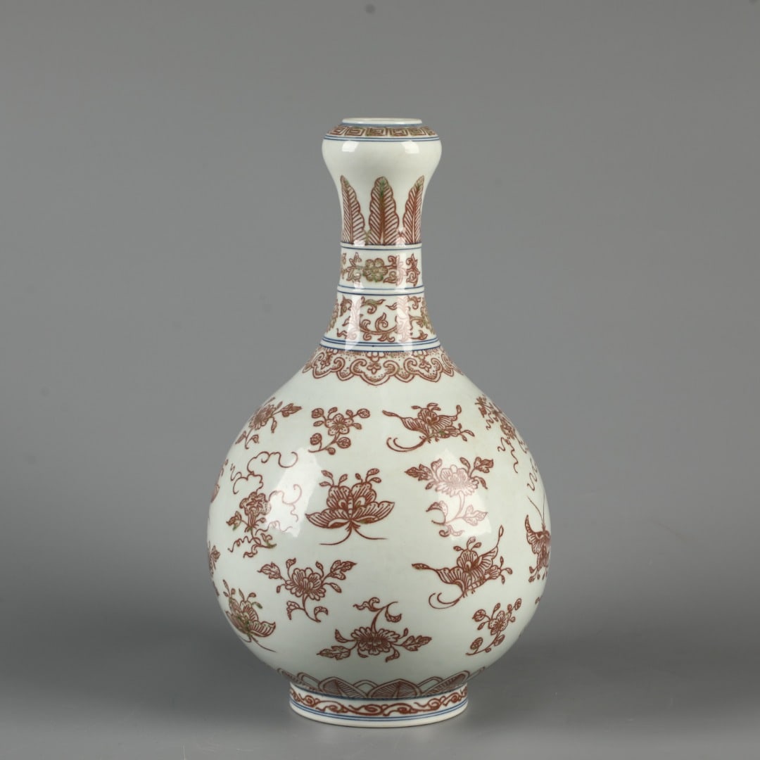An Exquisite Underglaze-Red Flower Pattern Vase: An Exquisite Underglaze-Red Flower Pattern Vase,Qing Dynasty, China,Qianlong Six-character Mark,Size:14.6inx7.9in