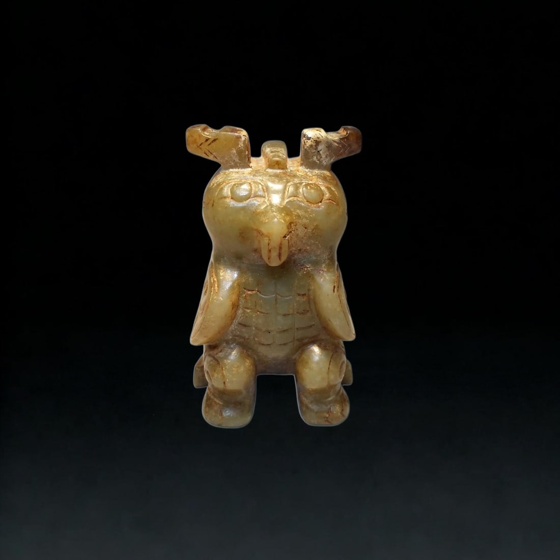 An Exquisite Gaogu Jade Bird: An Exquisite Gaogu Jade Bird,Ancient Time, China,Size:2.7inx1.3inx1.6in,Weight:128.8g 高古玉鸟,远古时期