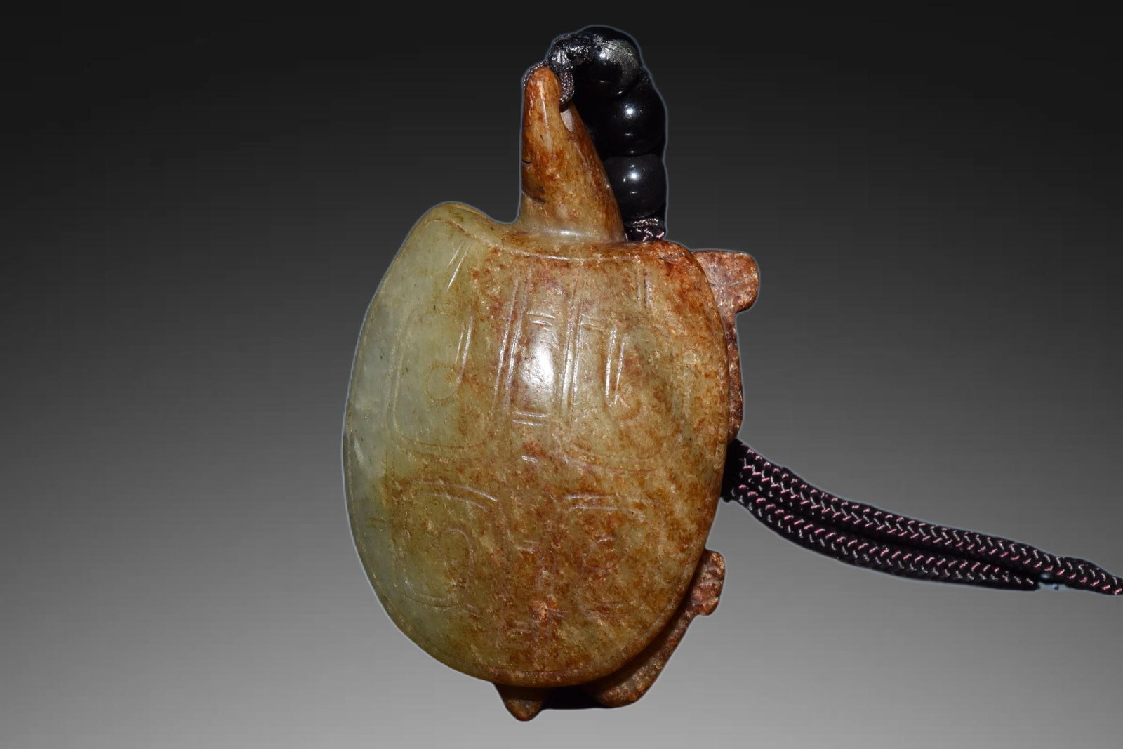 An Exquisite Hotan Jade Tortoise: An Exquisite Hotan Jade Tortoise,Han Dynasty,China,Size:3.1inx1.8in,Weight:100g 和田玉龟,中国汉代
